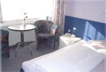**  Hotel Azur Berlin Allemagne