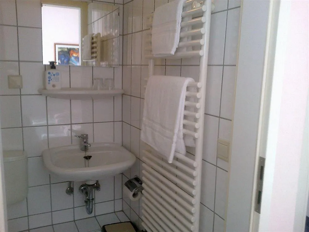 Hotel Azur Берлин