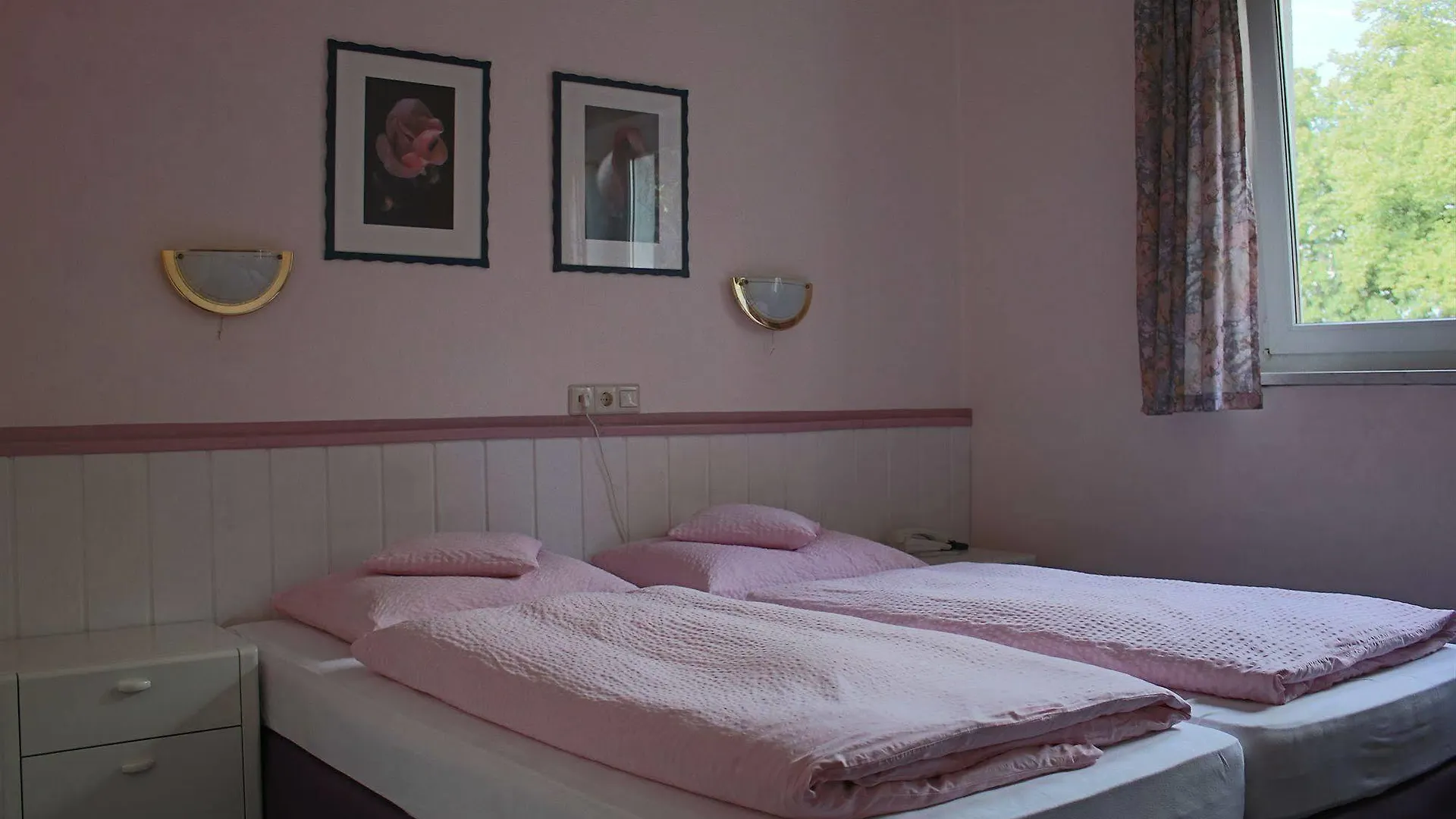 **  Hotel Azur Берлин Германия